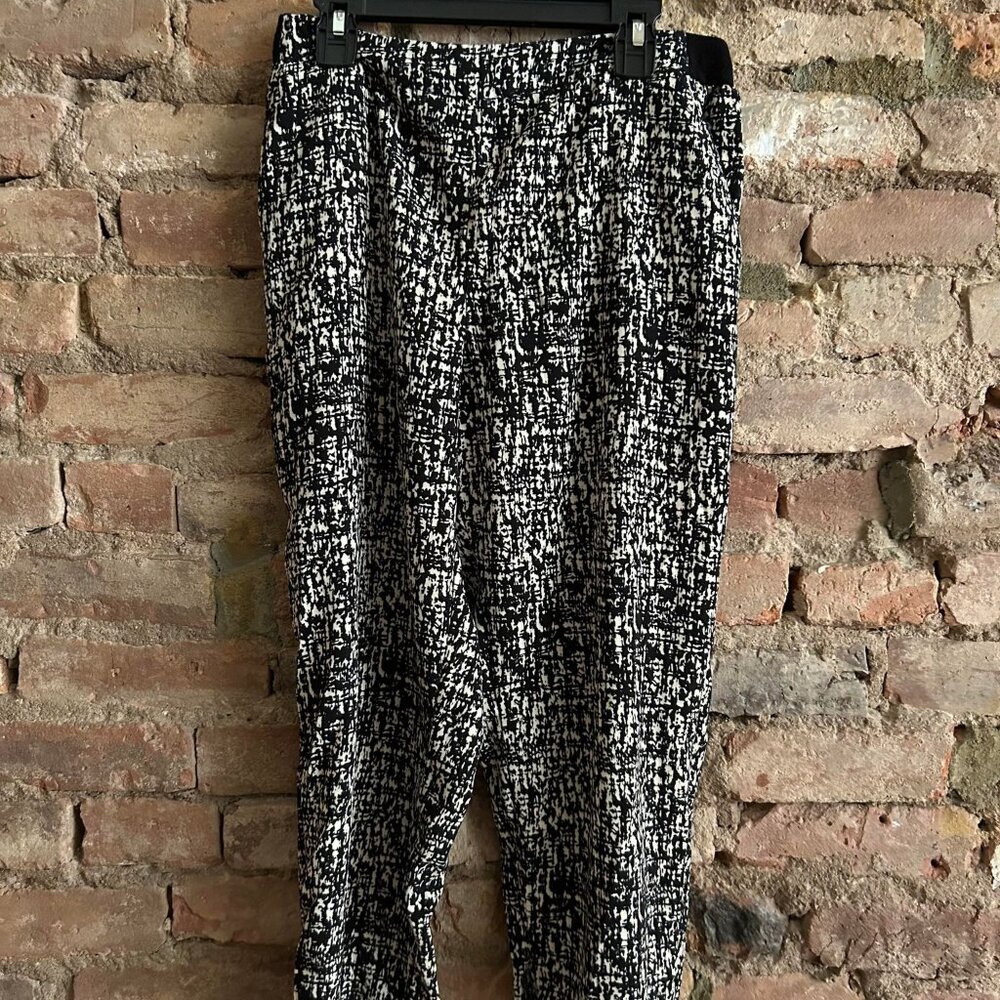 Black and White Tribal Pants from Forever 21 Size Small